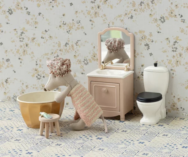 Souris grande soeur au spa – Image 2