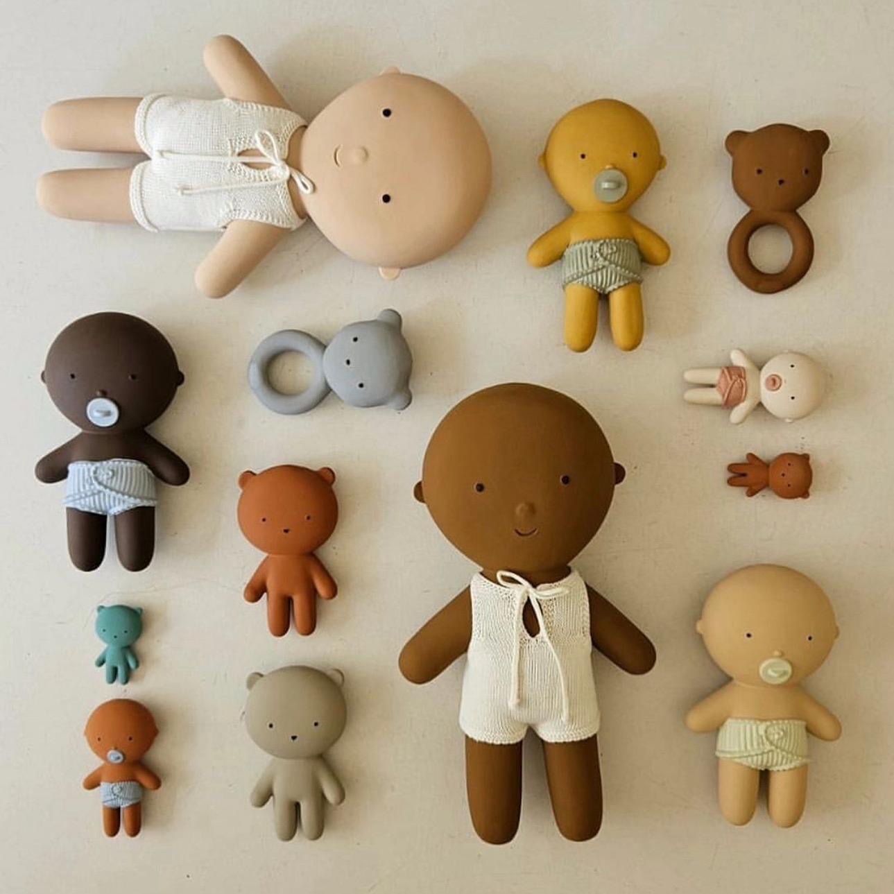 Poupon en hévéa - Vanille – Image 3